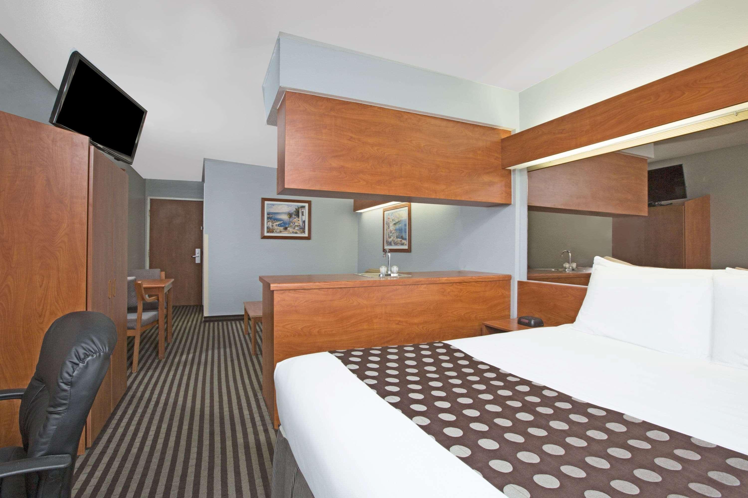 Microtel Inn & Suites By Wyndham Garland/Dallas מראה חיצוני תמונה