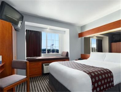 Microtel Inn & Suites By Wyndham Garland/Dallas חדר תמונה